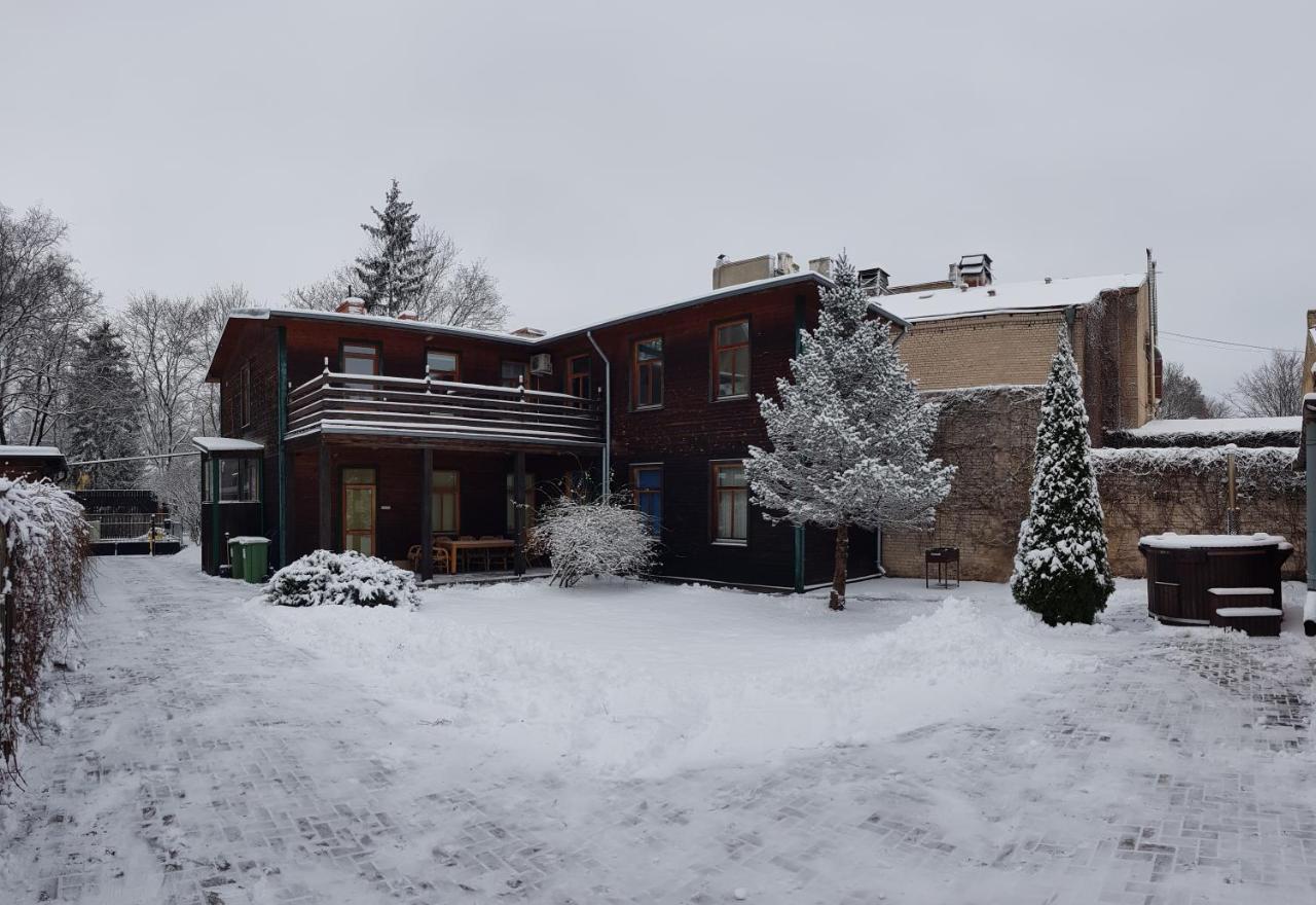 Wooden House Near City Center Riga Exterior foto